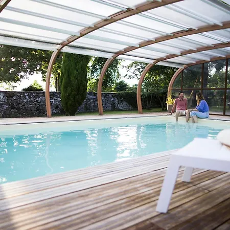 Les Maisons Du Salvignol Holiday home Martrin