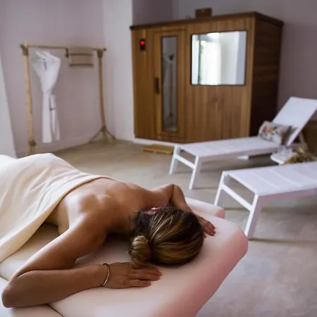 Les Maisons Du Salvignol Hébergement de vacances Martrin